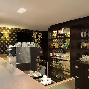 La Prima Fashion 4*, Budapeşte Macaristan
