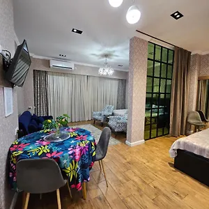 Old Apartments1 דירה